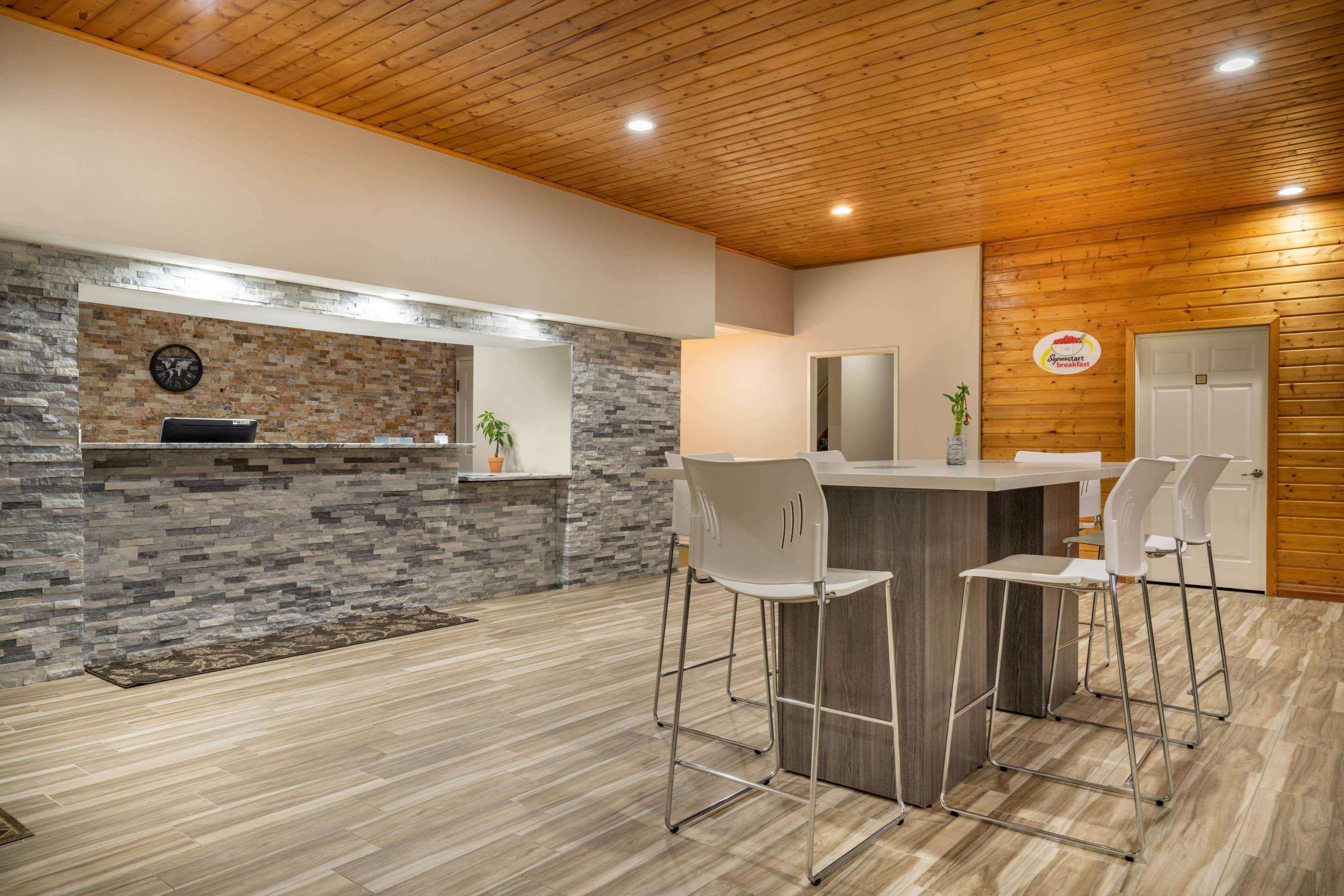 Baymont By Wyndham Baldwin Hotell Exteriör bild
